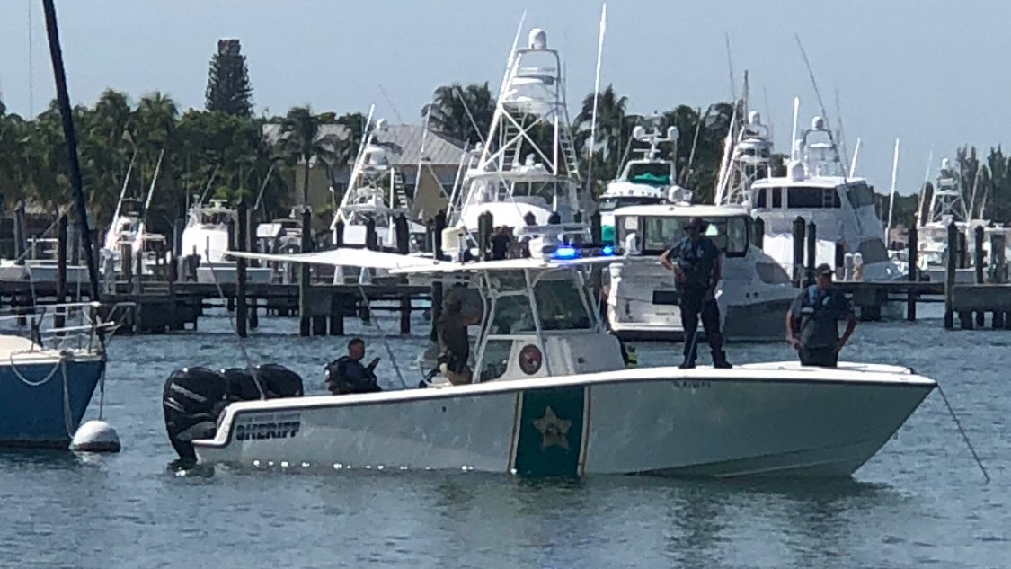 Marine Unit assisting in search for a diver gone missing