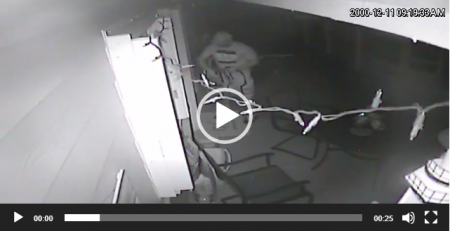 Suspects wanted for Burglary to a residence in Loxahatchee (MA20-22)